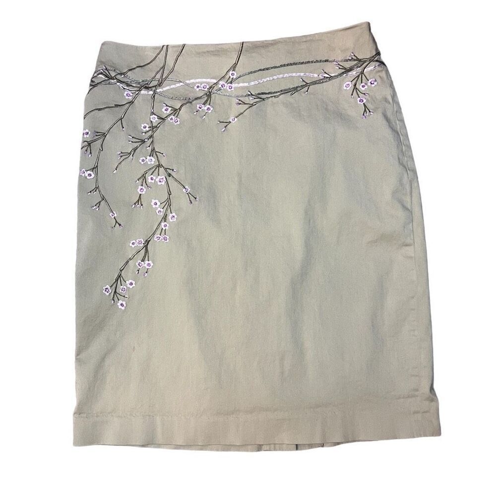 Bandalino embroidered flowers stretch skirt size 10